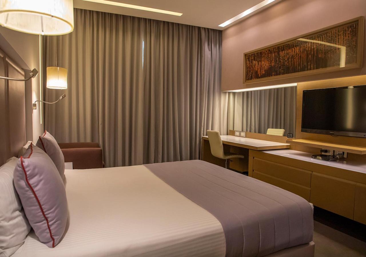 Saifi Suites Hotel Beiroet Buitenkant foto