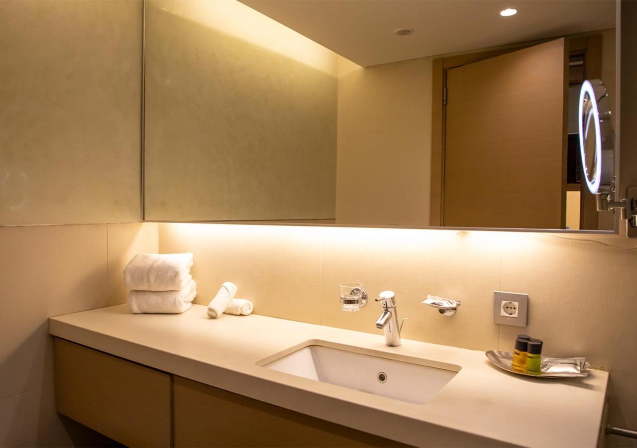 Saifi Suites Hotel Beiroet Buitenkant foto