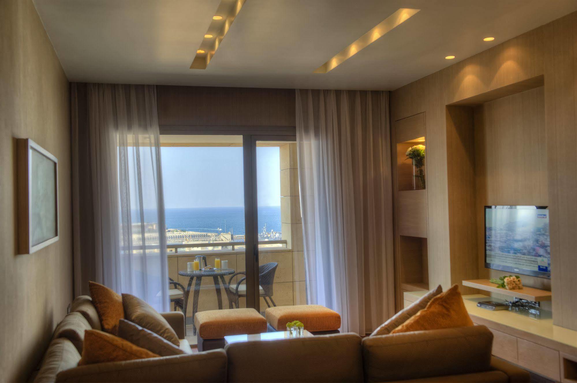 Saifi Suites Hotel Beiroet Buitenkant foto