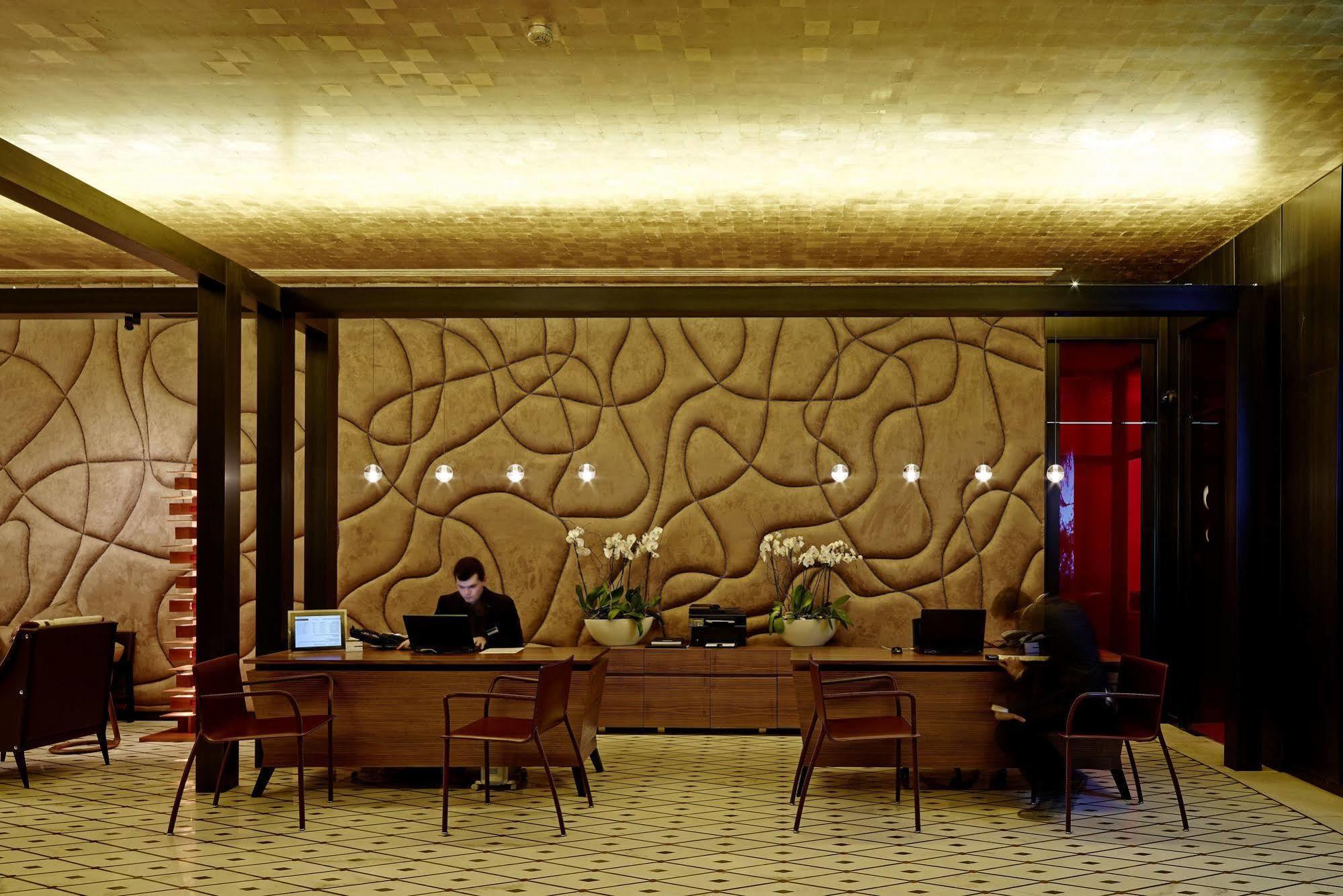 Saifi Suites Hotel Beiroet Buitenkant foto
