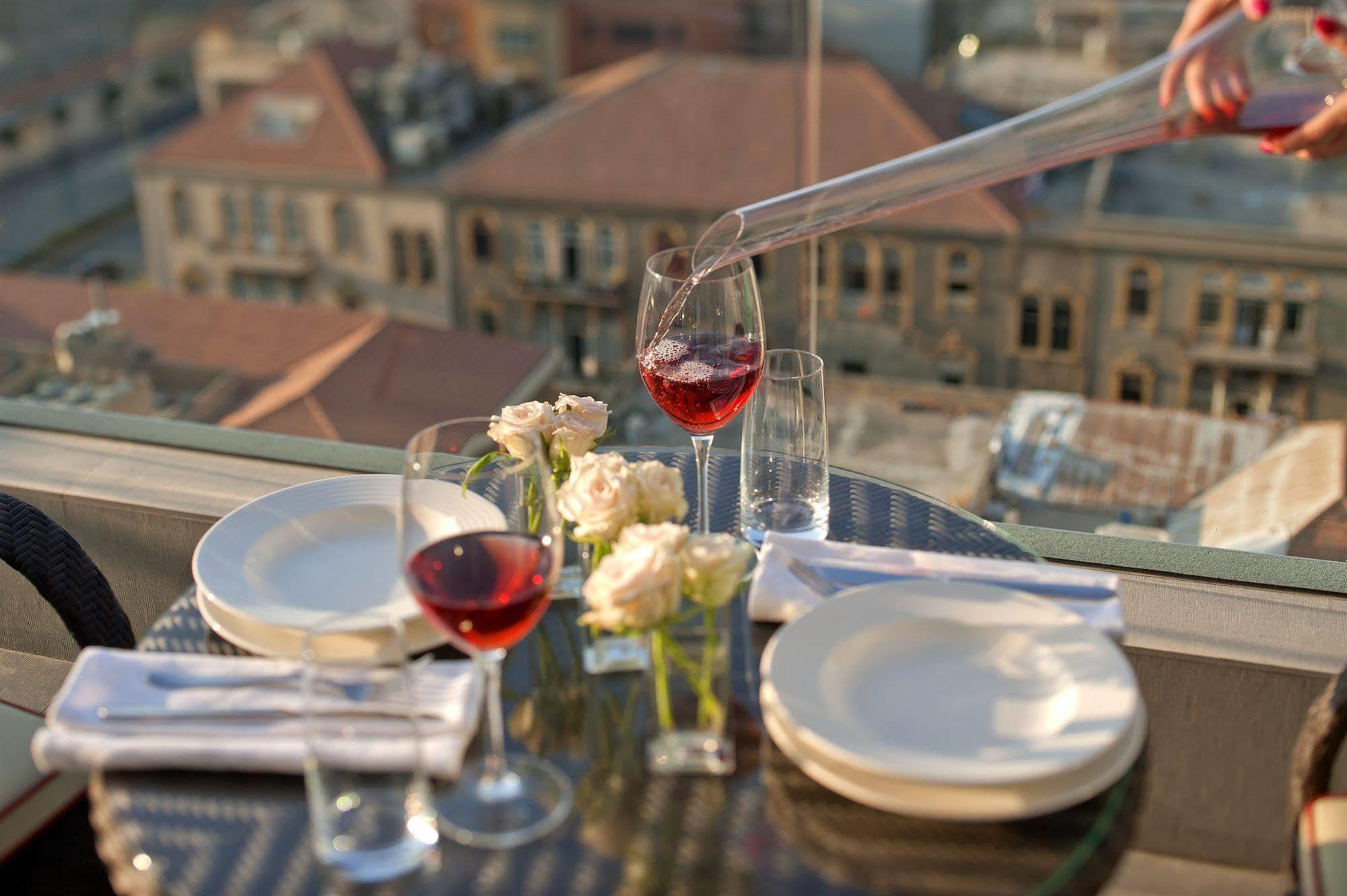 Saifi Suites Hotel Beiroet Buitenkant foto